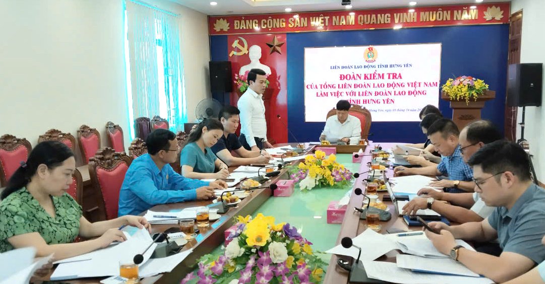 Ong Le Quang Toan - Chu tich LDLD tinh Hung Yen phat bieu tiep thu y kien chi dao cua lanh dao Tong LDLDVN. Anh: Nguyen Thoang