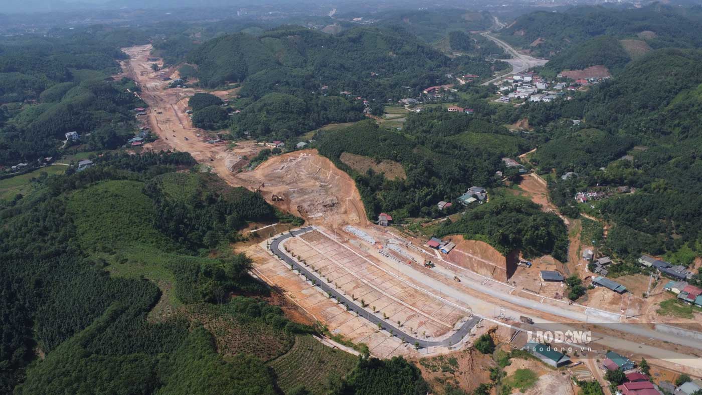 Tuyến đường dài khoảng 4,2km, với tổng số vốn đầu tư gần 300 tỉ đồng tại Yên Bái. Ảnh: Trần Bùi