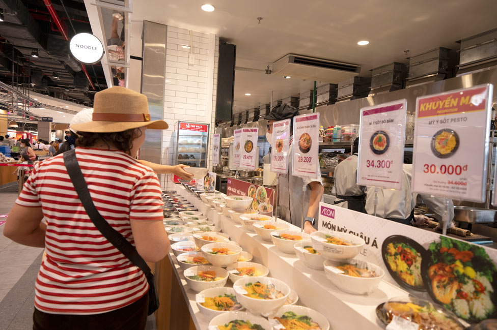 Delica buffet food court brings together the quintessence of Japan - Vietnam, the most diverse in the Central region of AEON Hue. Photo: Provided by DN