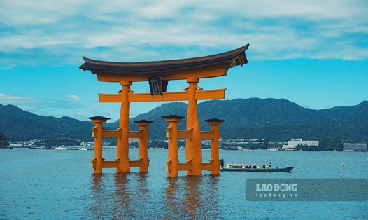 Đền Itsukushima trên đảo Miyajima là điểm check-in nổi tiếng ở Hiroshima. Ảnh: Nick M.