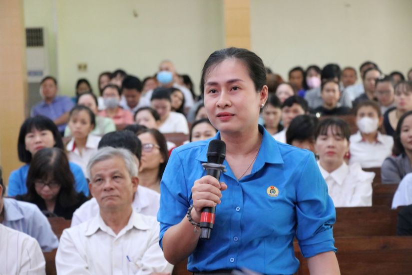 Adding regulations related to Unemployment Insurance in the revised Law on Employment was proposed by many voters in Phu Yen. Photo: Phu Yen