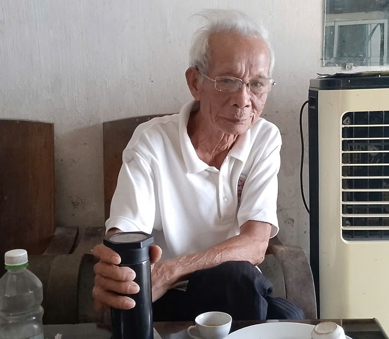 Ong Dang ngay cang tieu tuy, gay go khi co the kho hap thu chat dinh duong. Ảnh: Manh Cuong.