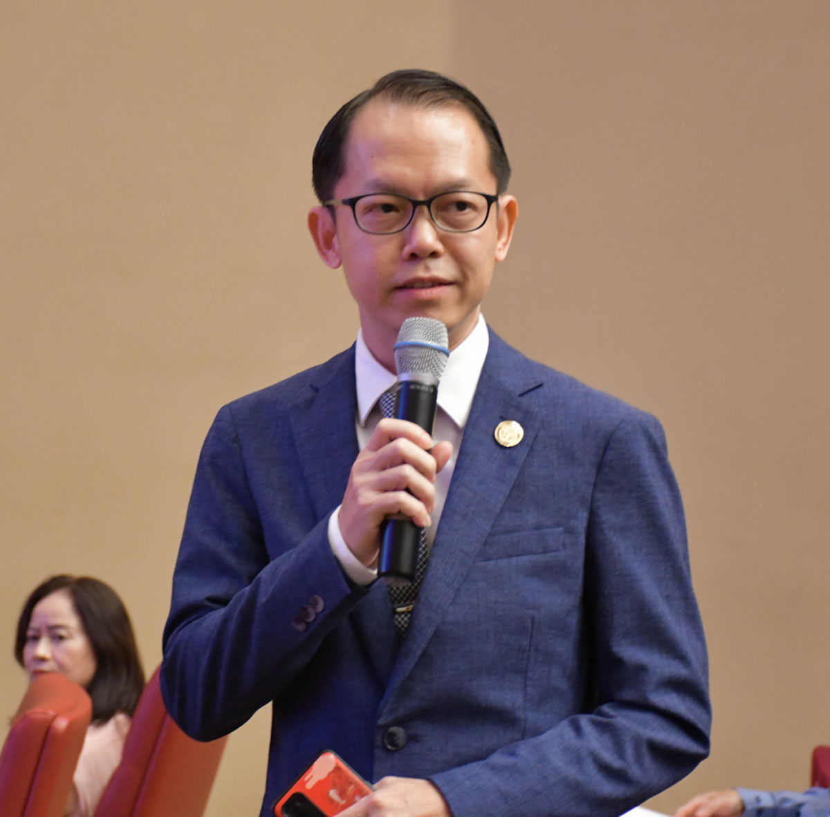 Doanh nghiep trao doi ve moi truong dau tu cac tinh duyen hai Trung bo. Anh: Xuan Nhan.