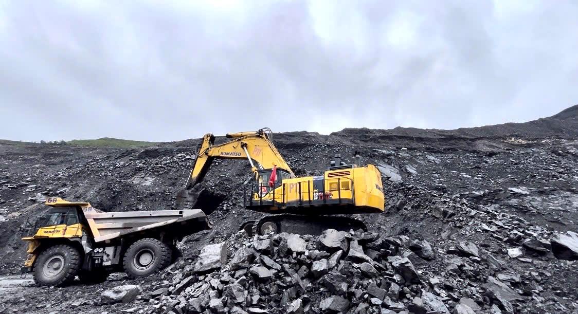 Coal mining at Cao Son Coal Joint Stock Company. Photo: Nguyen Hung