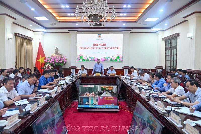 Lãnh đạo Bộ Tư pháp yêu cầu các đơn vị thuộc Bộ thực hiện nghiêm kết luận thanh tra, kiểm toán. Ảnh: Bộ Tư pháp