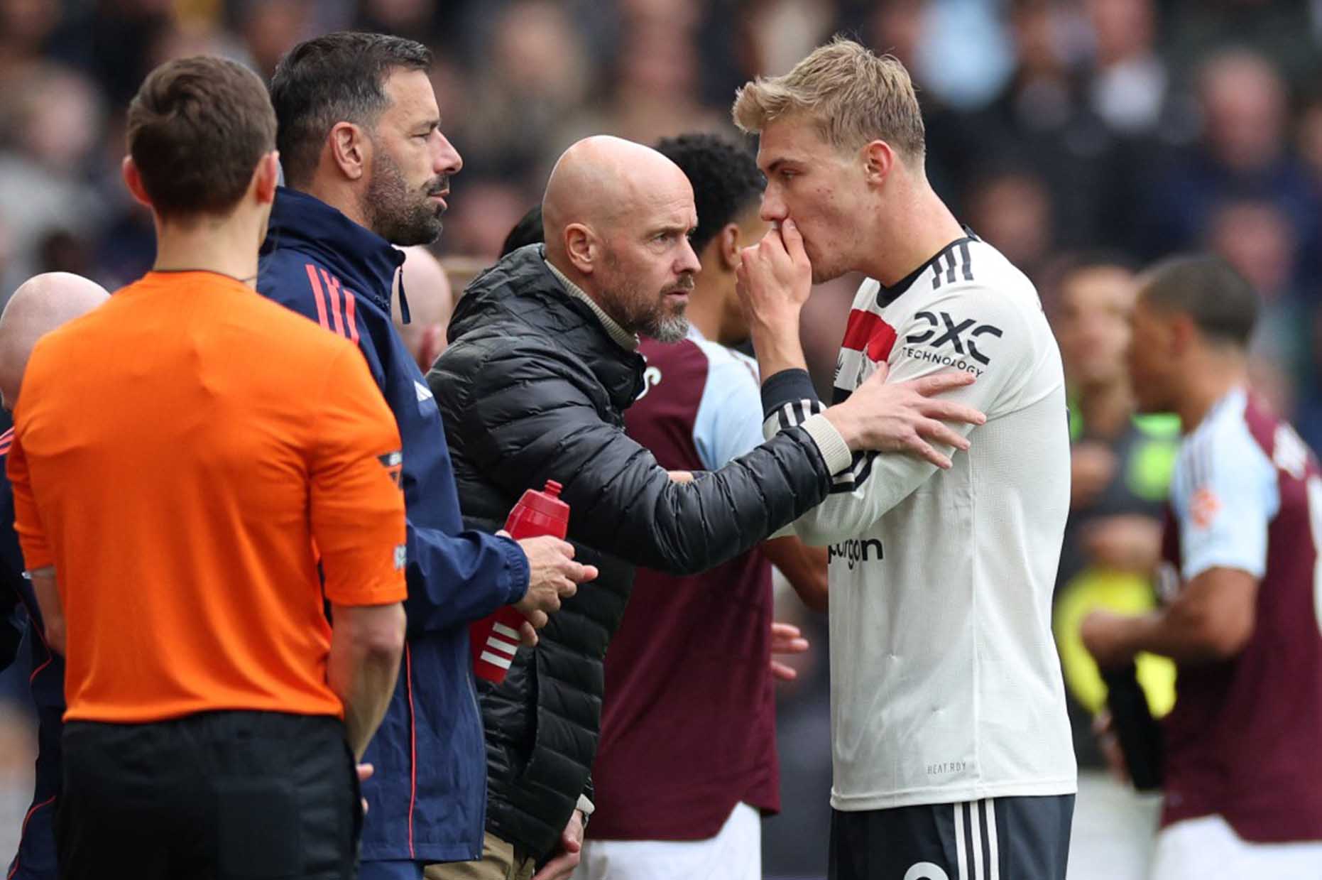 Erik ten Hag tam thoi an toan voi chiec ghe dang ngoi o Old Trafford. Anh: AFP