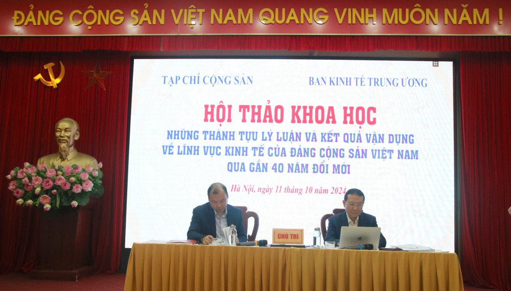 Hoi thao khoa hoc “Nhung thanh tuu ly luan va ket qua van dung ve linh vuc kinh te cua Dang Cong san Viet Nam qua gan 40 nam doi moi”. Anh: Ai Van