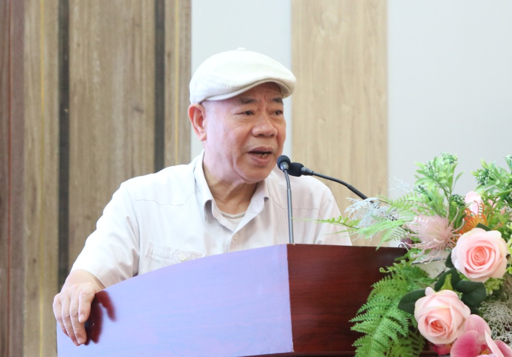 Associate Professor, Dr. Nguyen Van Thao - former Vice Chairman of the Central Theoretical Council noted the factors for the nation to enter the era of self-improvement. Photo: Ai Van