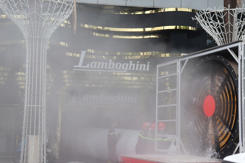 Fire in the basement of Trung Vuong Theater in Da Nang. Photo: Nguyen Linh
