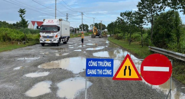 Chinh thuc khoi cong xay dung duong dan vao cau Tran Van Som, thi xa Gia Rai, tinh Bac Lieu. Anh: Nhat Ho