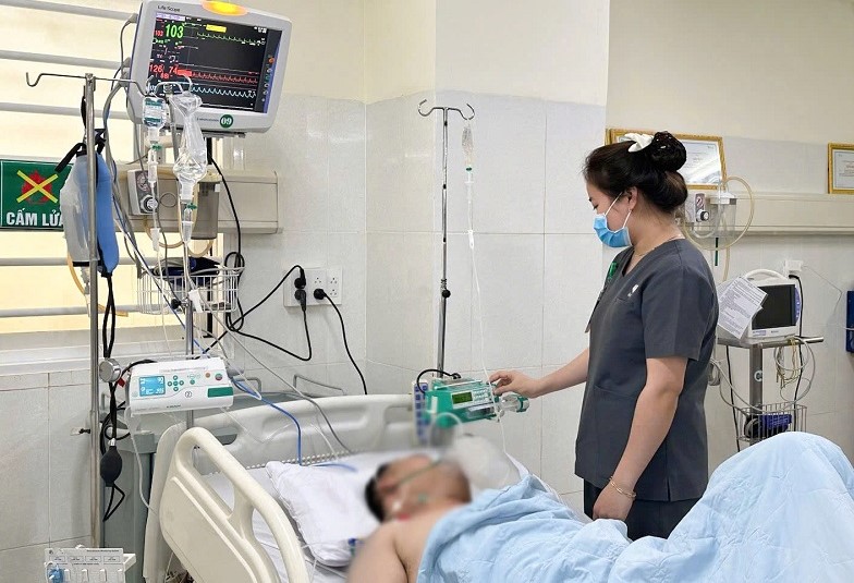 Thien Hanh General Hospital has just saved the life of a patient with a punctured heart after emergency surgery. Photo: Bao Trung