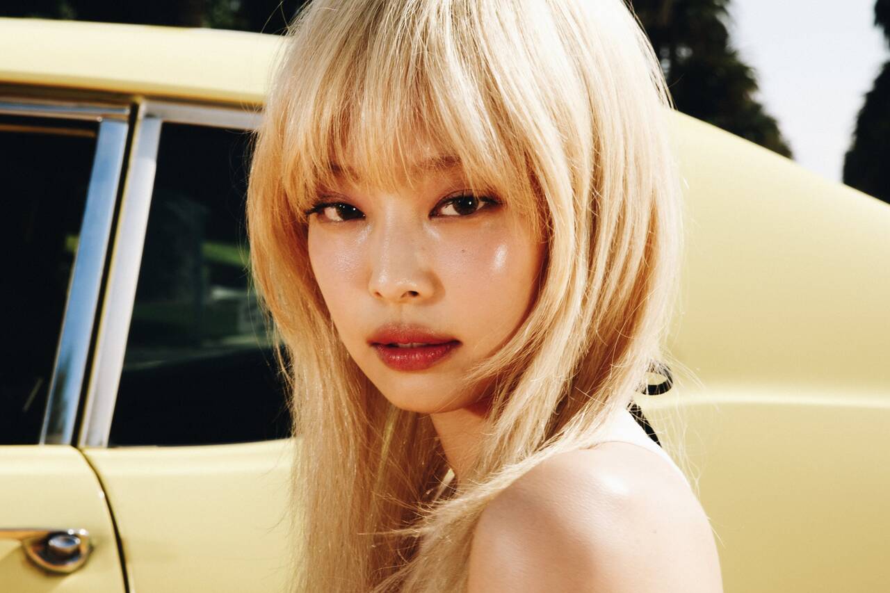 Jennie (Blackpink) phát hành MV "Mantra" trên YouTube. Ảnh: OA