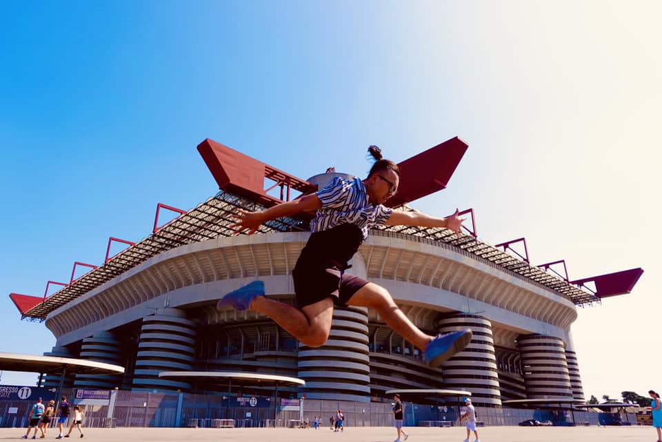 In front of the San Siro, the stadium is officially called Giuseppe Meazza - named after the two-time World Cup winner (1934 and 1938). He played for both Inter Milan and AC Milan. Photo: Character provided