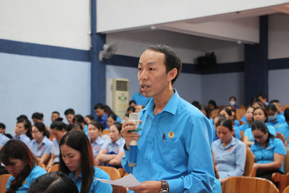 Khanh Hoa voters hope that the draft laws will be closer to reality. Photo: Phuong Linh