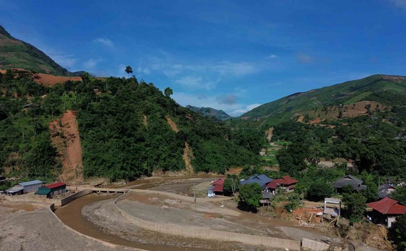 Flash floods and landslides have flattened many areas in Son La province, sweeping away people's homes. Photo: Khanh Linh
