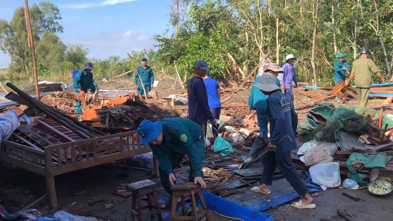 The tornado damaged 67 houses in Giong Rieng district. Photo: Giong Rieng district military force