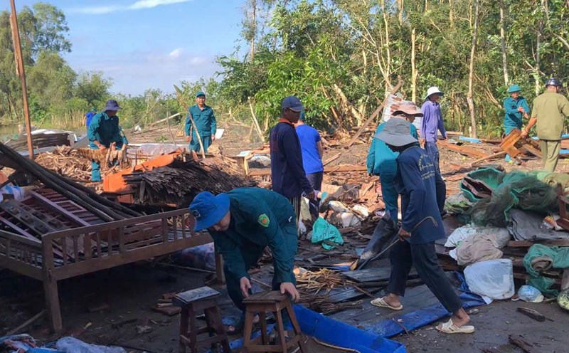 The tornado damaged 67 houses in Giong Rieng district. Photo: Giong Rieng district military force