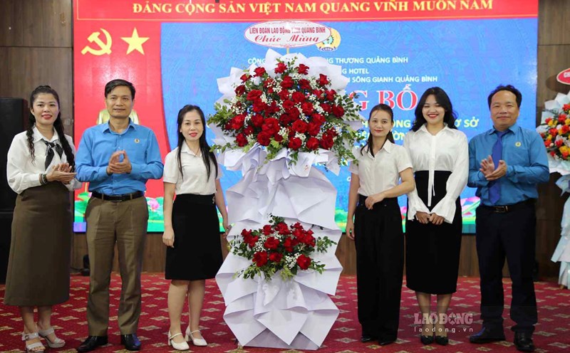 A non-state-owned grassroots trade union has just been established in Quang Binh. Photo: Cong Sang