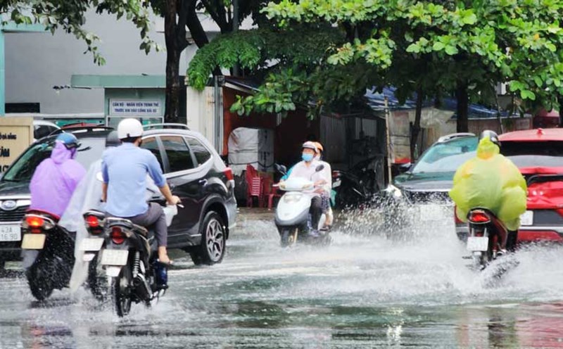 Du bao Nam Bo tiep tuc don dot mua to dien rong. Anh: LDO