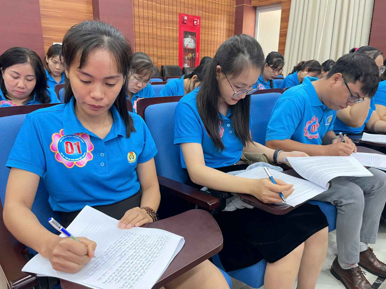 Teams participating in the 2024 excellent union cadre competition in Binh Duong. Photo: Dinh Trong