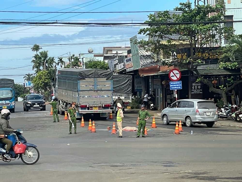 Scene of a traffic accident that left one person dead. Photo: Thanh Tuan