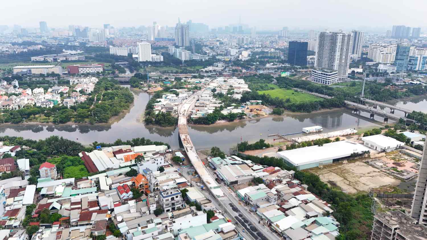 Cau Rach Dia khi hoan thanh giup giam un tac va tang ket noi khu Nam TPHCM.  Anh: Minh Quan