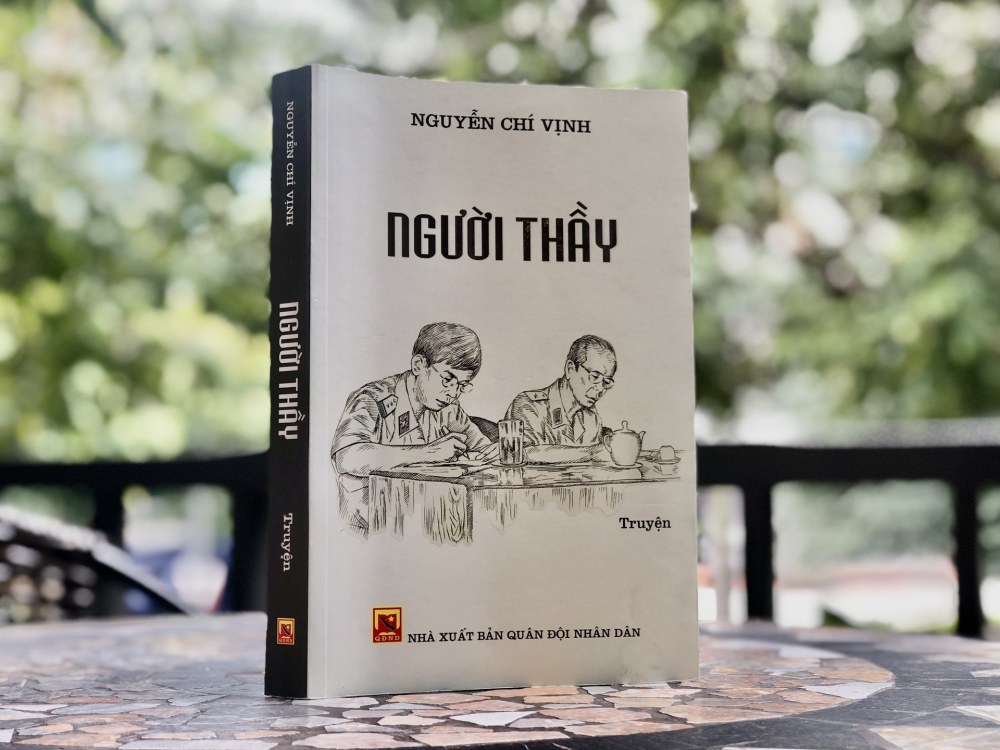 The book "The Teacher" tells stories about famous intelligence officers in Vietnamese history. Photo: Publisher