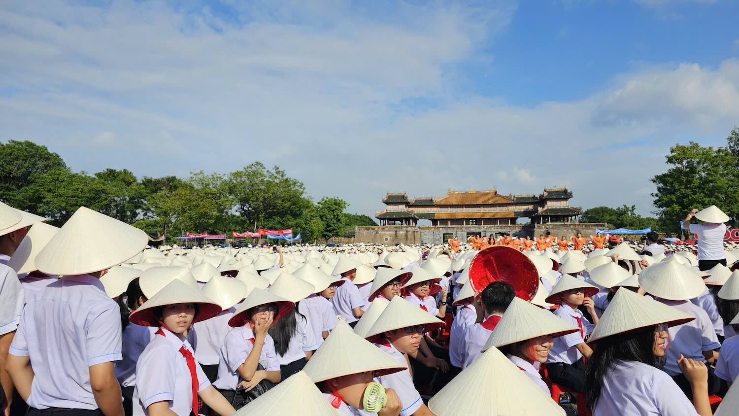 Dang chu y, day la lan thu 2 lien tiep va lan thu 7 cau truyen hinh truc tiep chuong trinh duoc mang ve voi Hue. Chuong trinh la dip de dua hinh anh, con nguoi, truyen thong hieu hoc, van hoa, lich su cua tinh Thua Thien Hue den voi ban be trong va ngoai nuoc.