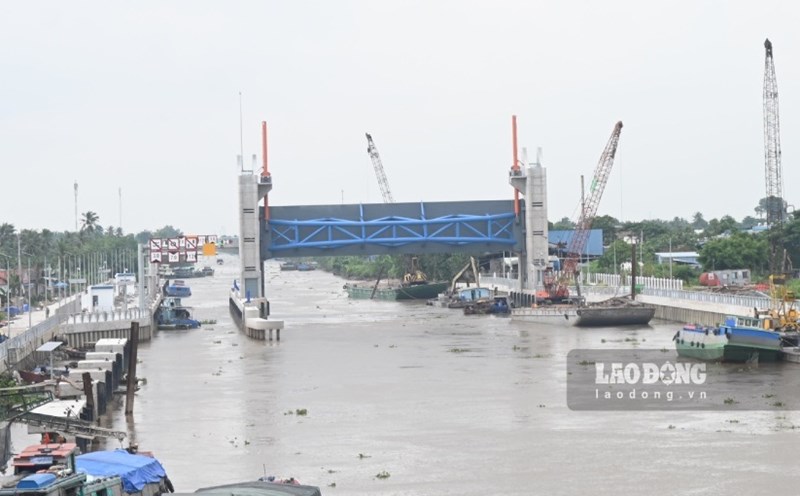 Nguyen Tan Thanh sluice gate project.