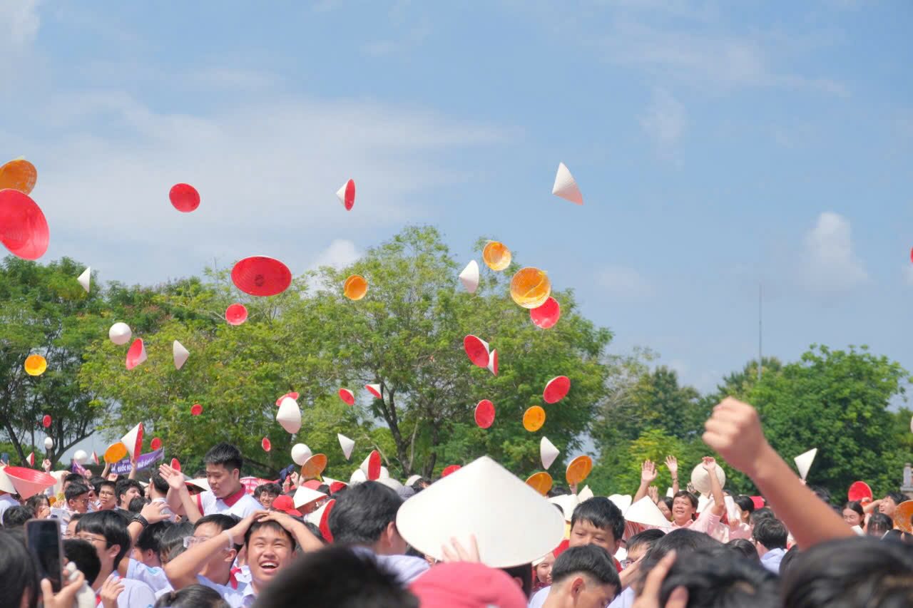 Day la lan thu 3 thi sinh o Thua Thien Hue gianh vong nguyet que ve cho tinh nha. 