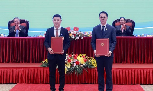 Thủ tướng Việt Nam và Trung Quốc chứng kiến lễ trao Bản ghi nhớ giữa Công ty NAPAS với Công ty UnionPay International. Ảnh: Hải Nguyễn