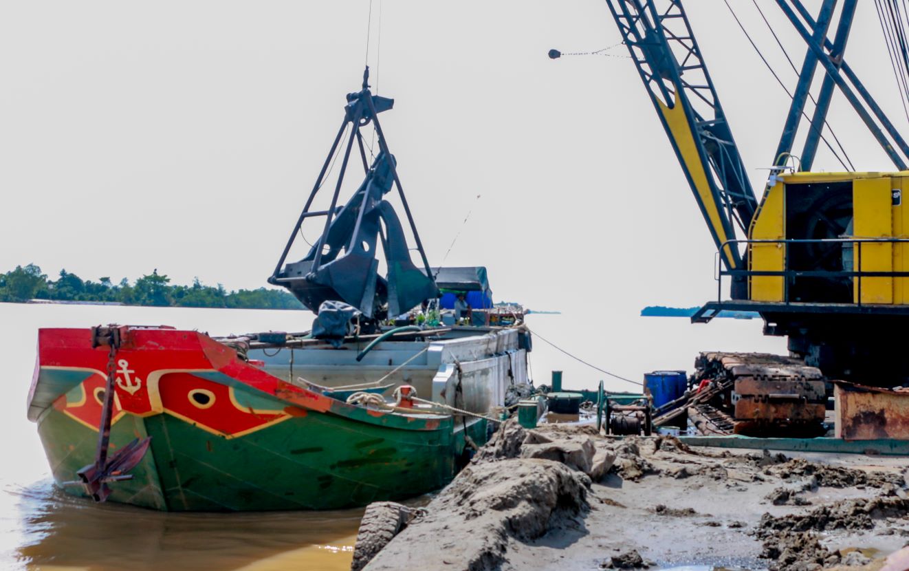 Thí điểm khai thác cát biển làm cao tốc. Ảnh: Phương Anh