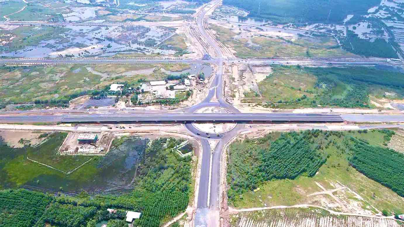 Nút giao cao tốc Bến Lức - Long Thành và đường vào cảng Phước An. Ảnh: HAC