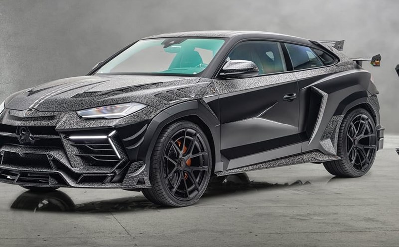 Lamborghini Urus with 2 doors attracts attention. Photo: Mansory