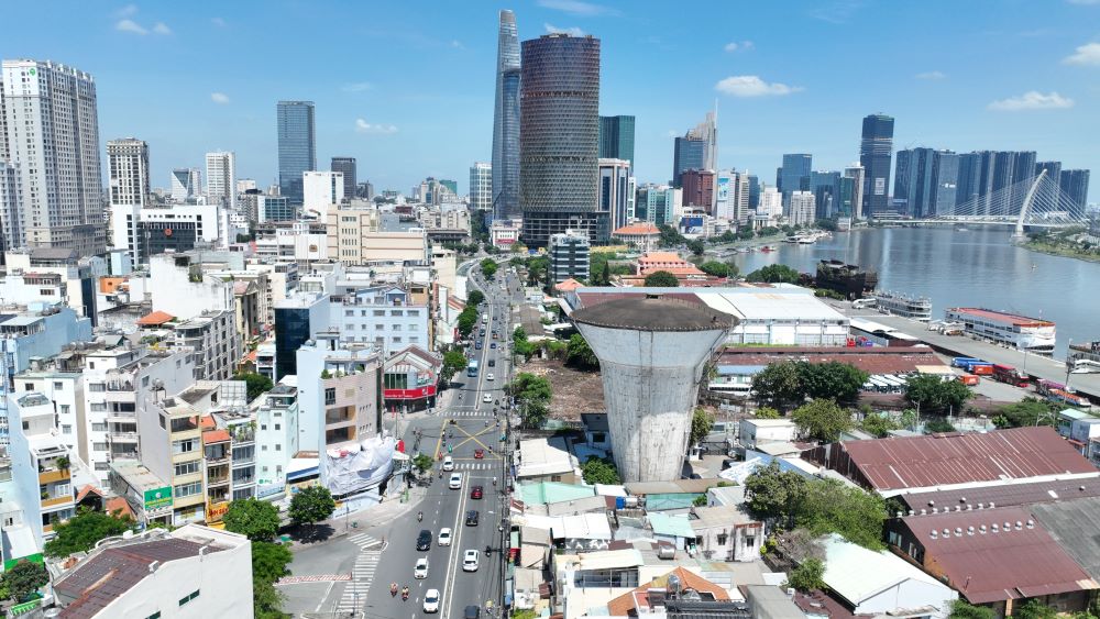Dự án này có vị trí vô cùng thuận lợi, sát trung tâm Quận 1, sát bến Bạch Đằng, đối diện Khu đô thị mới Thủ Thiêm. Ảnh: Anh Tú