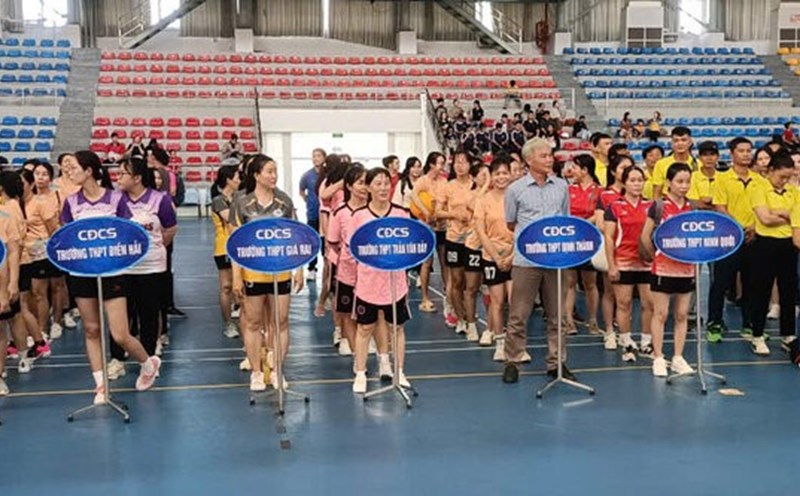 Over 300 athletes who are officials, civil servants, and workers in the Bac Lieu education sector participated in the tournament. Photo: Nhat Ho