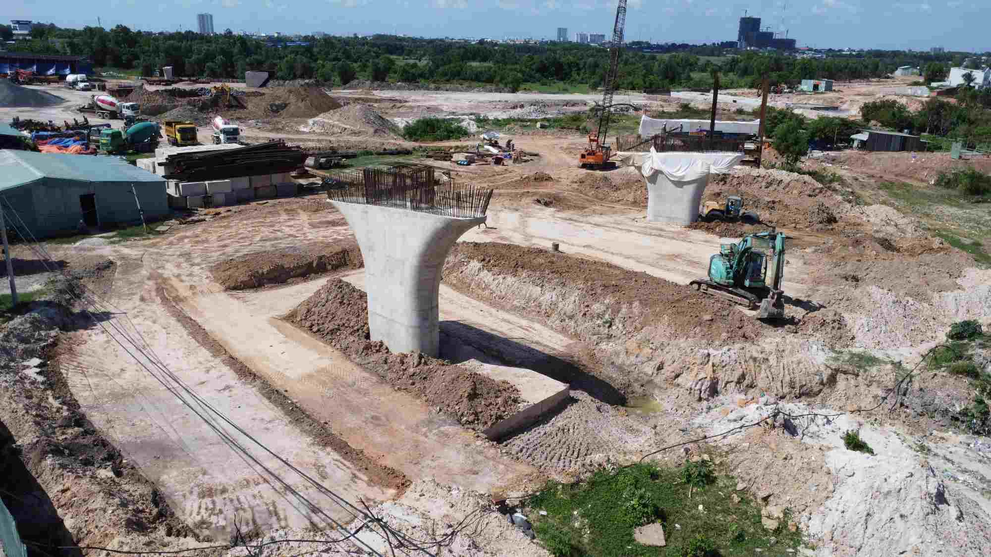 Construction site of Binh Chuan intersection of Ho Chi Minh City Ring Road 3 project through Binh Duong. Photo: Dinh Trong