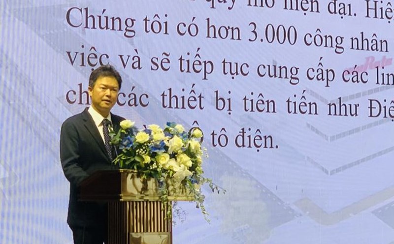 Mr. Hiroyuki Okuda - General Director of Murata Manufacturing Vietnam Co., Ltd. - spoke at the forum "Connecting Enterprises - 2024". Photo: Tuong Minh