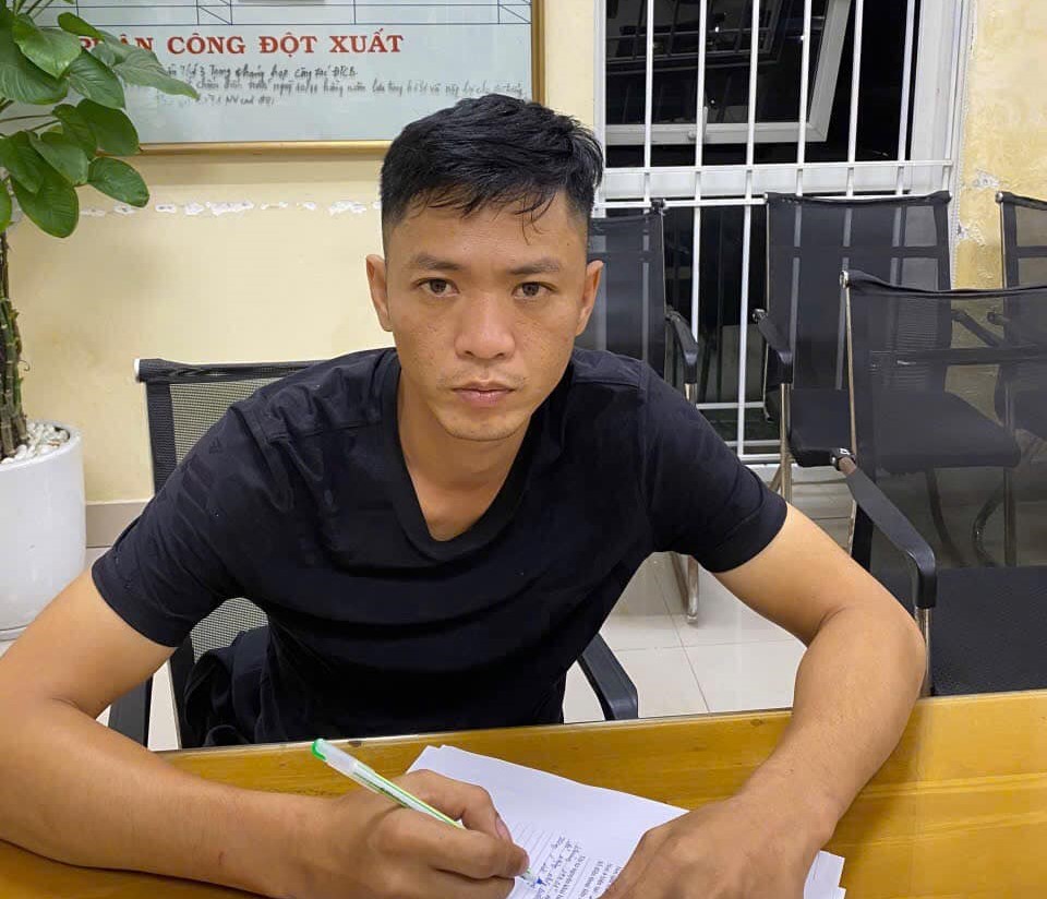 Đối tượng tại cơ quan Công an. Ảnh: HP 22 Công an TP Hải Phòng