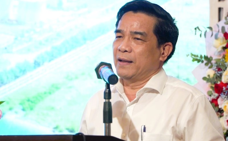 Chairman of Quang Nam Provincial People's Committee Le Van Dung pledged to accompany businesses to overcome difficulties, affirming that there is no "front yard and back yard" in implementing public investment projects. Photo: Nguyen Hoang