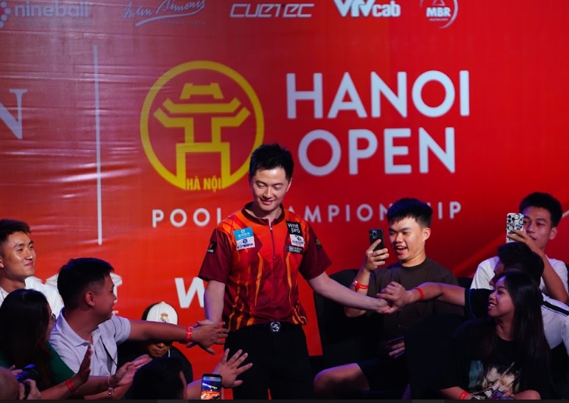 Billiard player Ko Pin Yi received a lot of love from Vietnamese fans at the Hanoi Open Pool Championship 2024. Photo: Minh Phong