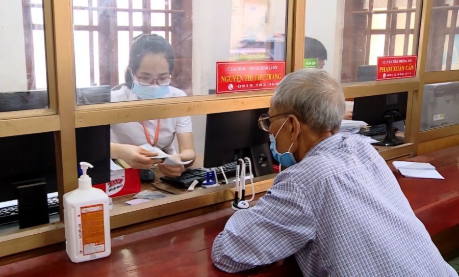 The entire Ninh Binh province has 369 redundant commune-level officials, civil servants, and non-professional workers after the merger. Photo: Nguyen Truong