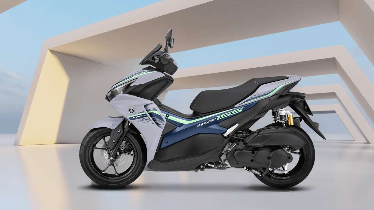 Price of 160cc scooters from Honda and Yamaha in October. Photo: Yamaha