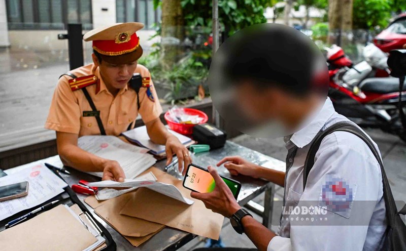 Hanoi Traffic Police sent information to the Department of Education and Training about 1,904 students violating the law