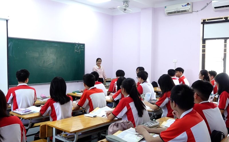 Support the drawing of the third subject for the 10th grade high school exam