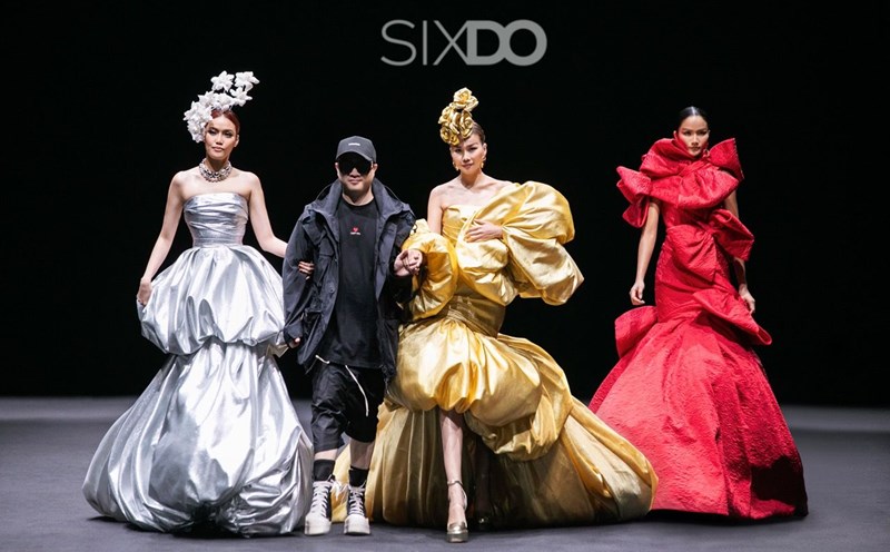 Thanh Hang acts as vedette. Photo: Kien Can.