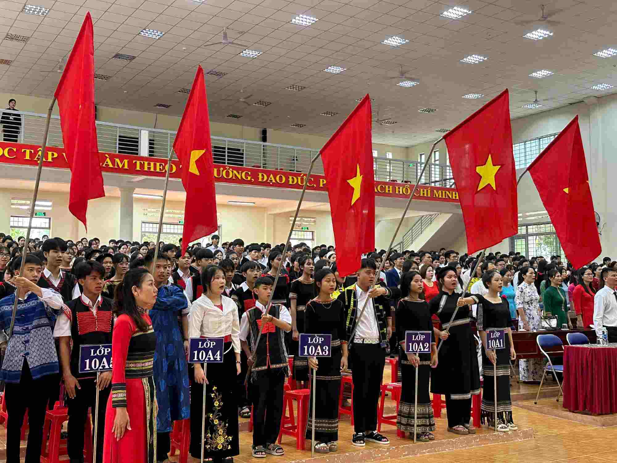 Students of Buon Ma Thuot City during the flag-raising ceremony of the new school year. Photo: Thanh Quynh