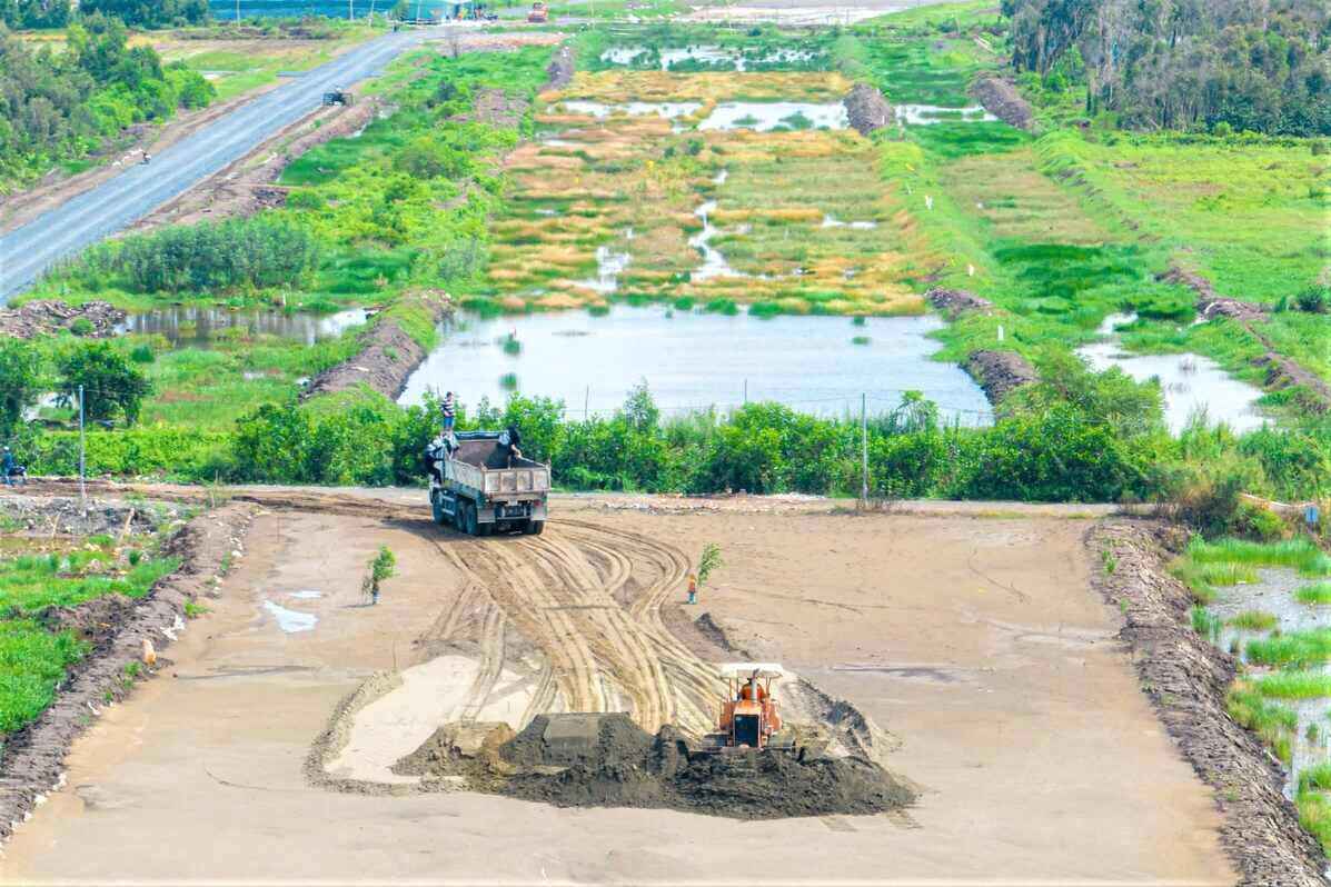 Nguon cat chinh chu yeu o mo cat Vinh Long, Ben Tre va Tien Giang. Anh: Anh Tu