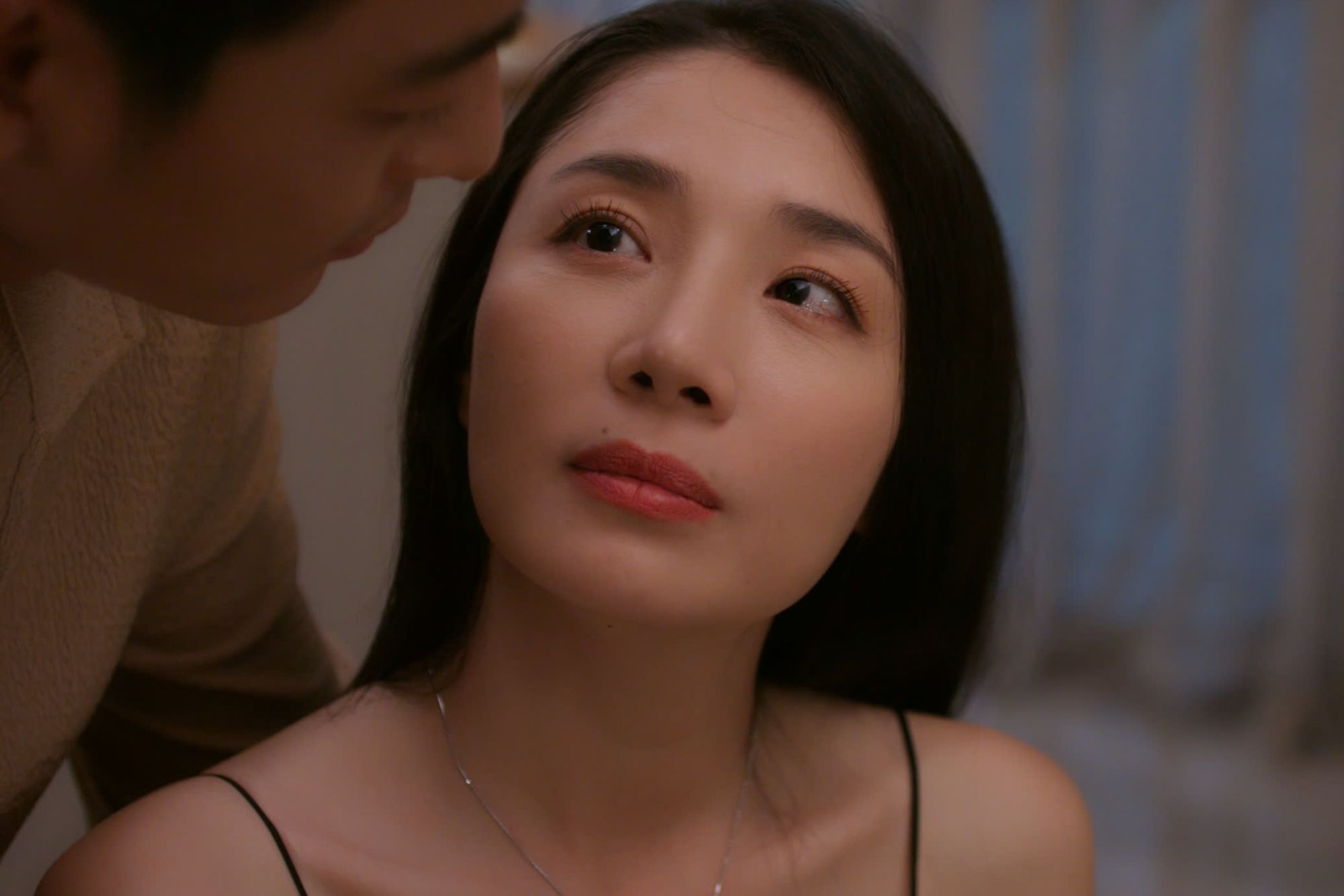 Ammy Minh Khue and Quoc Huy participate in the film "The Third Party Is Not at Fault?". Photo: Film crew