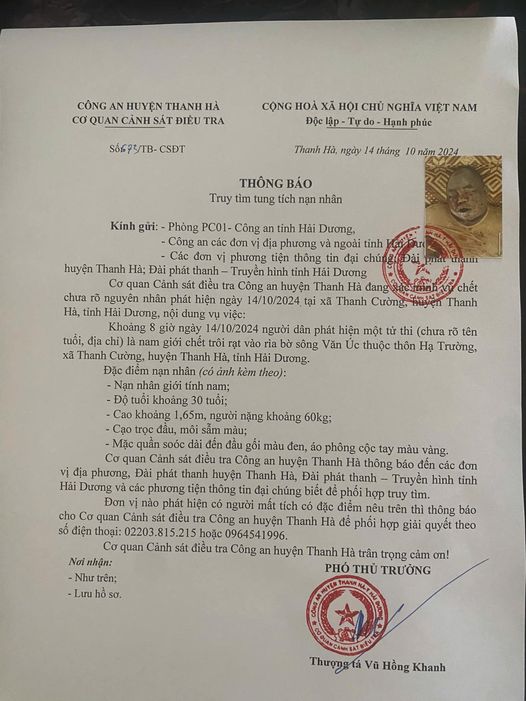 Notice of search for the whereabouts of the deceased victim found drifting on the Van Uc River by Thanh Ha District Police, Hai Duong Province. Photo: Thanh Ha District Police